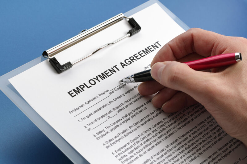 Which Documents Should I Distribute to Employees to Protect My Business?